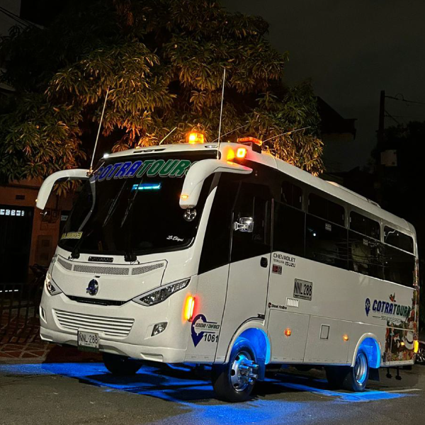 buseta_cotratours